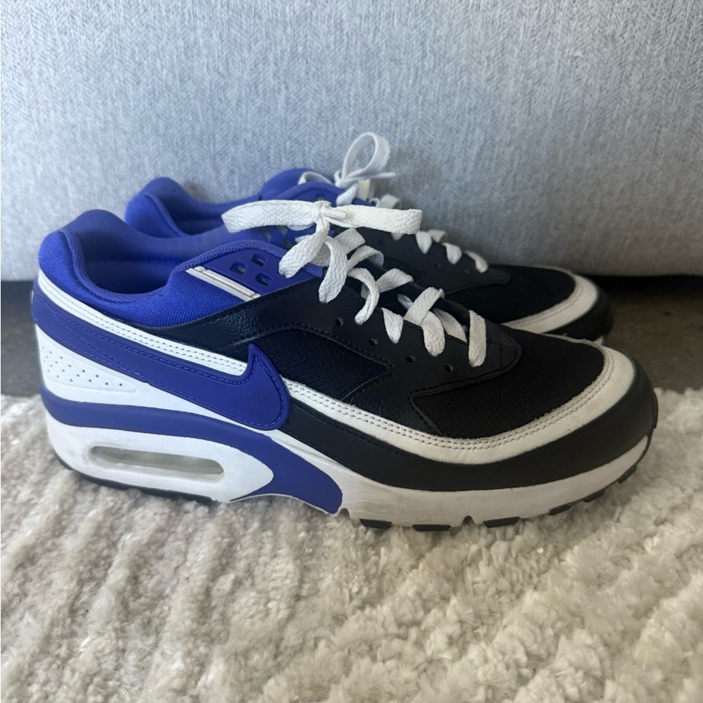 Nike Black and Blue Athletic Shoes